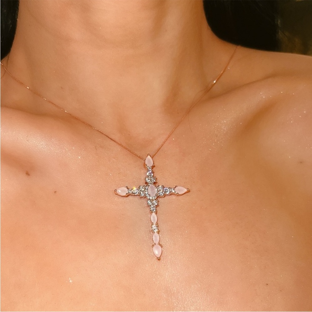 Rose gold quartz cross necklace | Never worn